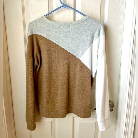 Paris Diagonal Color Block Knit Top​ - Picture 5 of 6